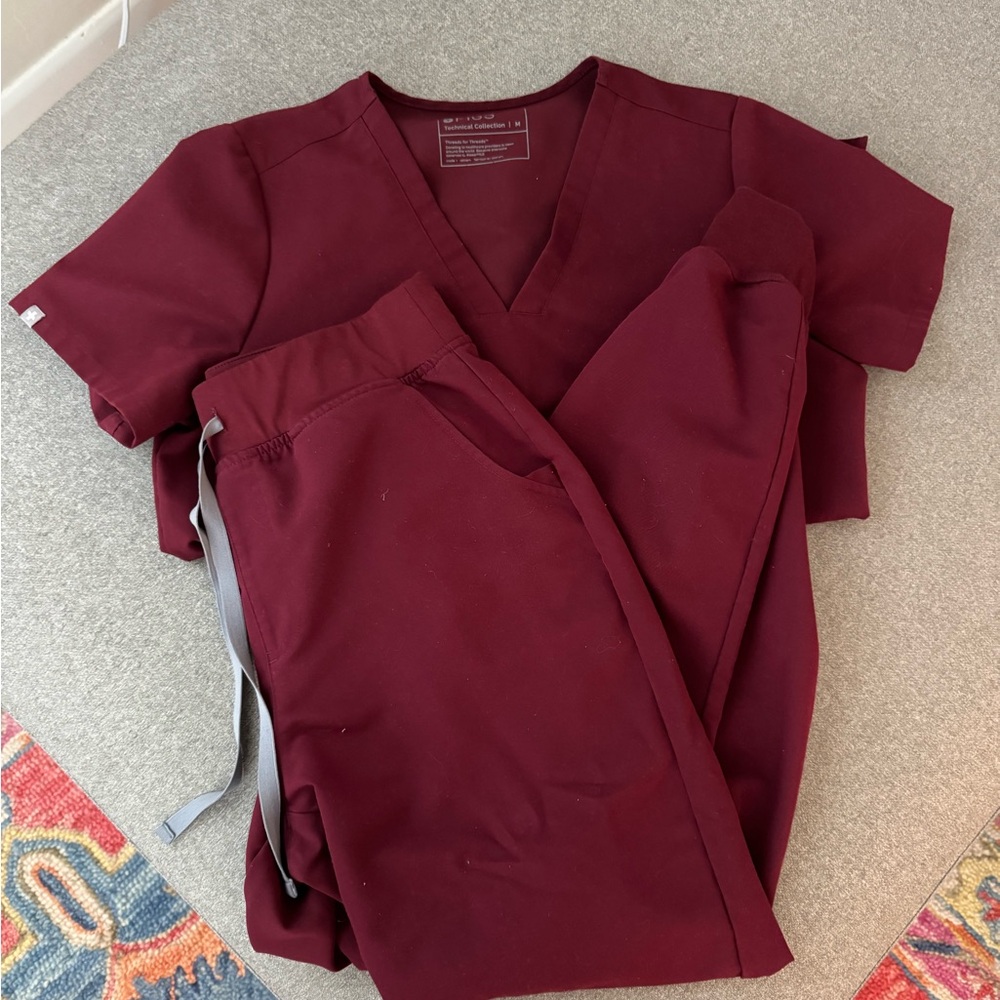 Figs Women's Scrub Set in Burgundy